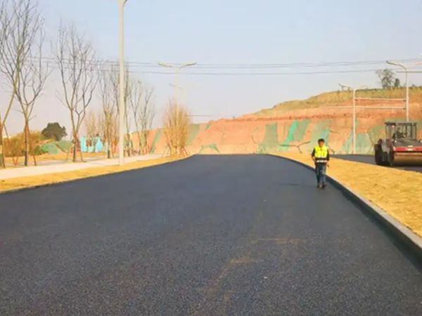 临海沥青路面施工真有那么难搞?干了20年的老师傅掏心窝子说几句